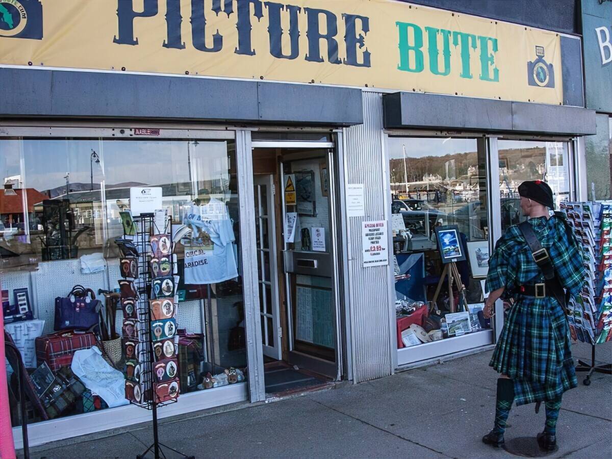 Exterior entrance of Picture Bute business premises